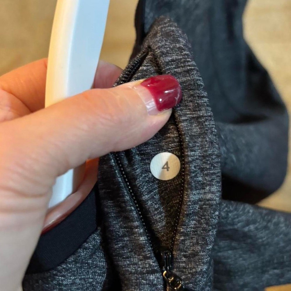 Lululemon Long Sleeve Performance Top — Heathered Dark Gray Size 4 - Picture 2 of 5